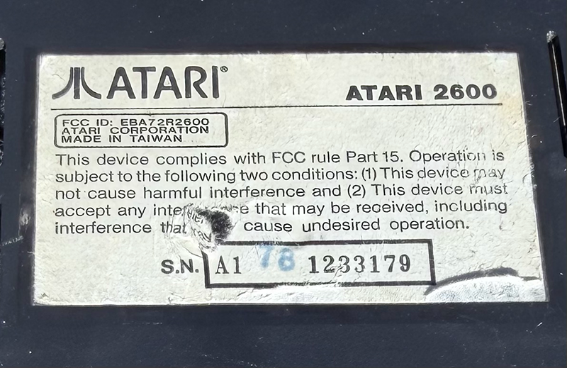 ATARI 2600 - Jr. Video Game System