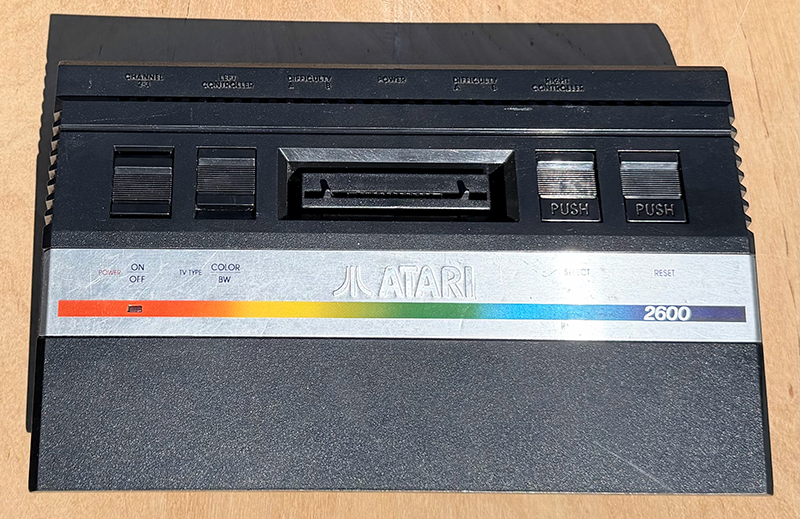 ATARI 2600 - Jr. Video Game System